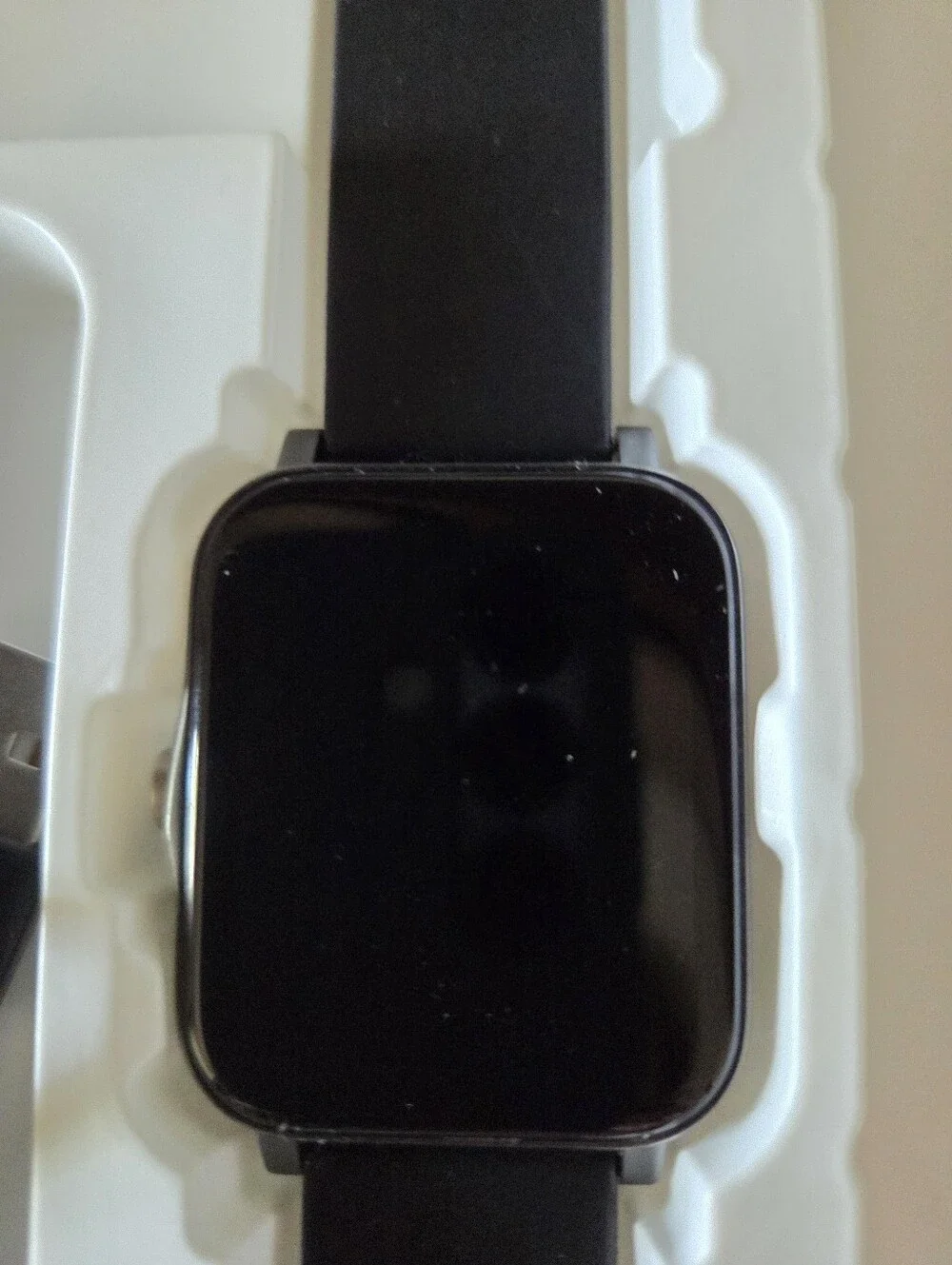 Black Smart Fitness Watch - Sleek Activity Tracker